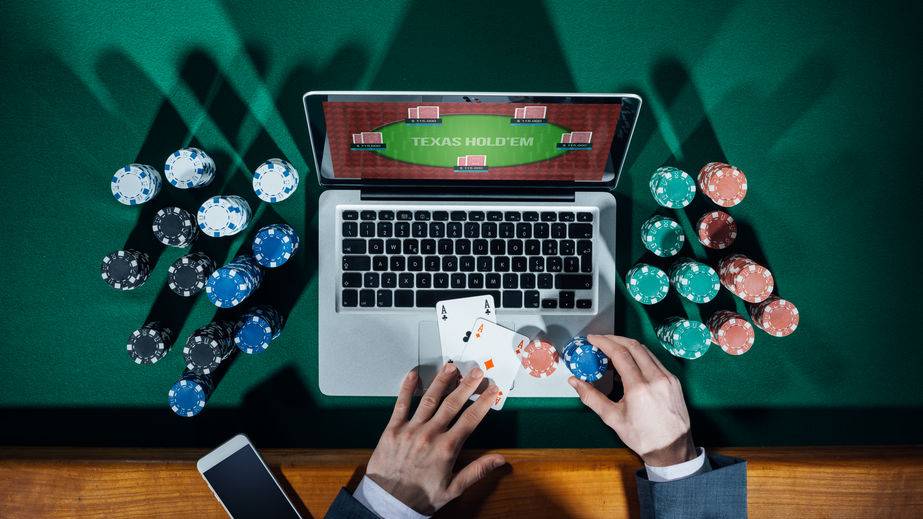 Offline and Online Casino Gambling